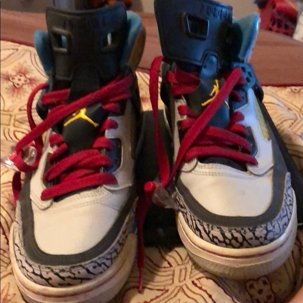 Boys Jordan’s sneakers